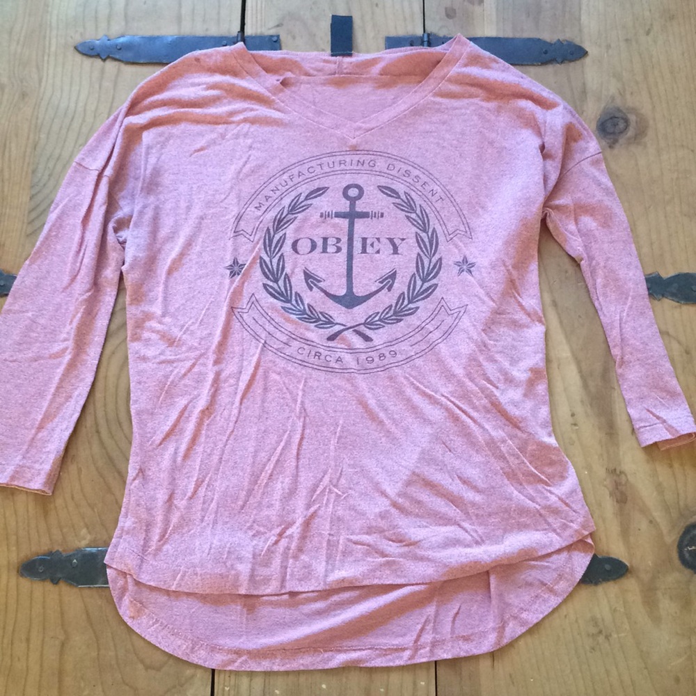 Obey top